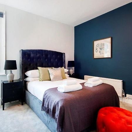 Modern Family Home In London Close To Amenities And Train Eksteriør billede