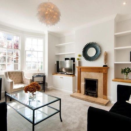 Modern Family Home In London Close To Amenities And Train Eksteriør billede
